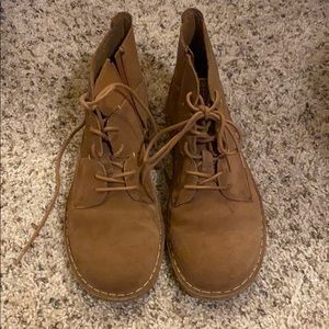 Clarks boots. Like new